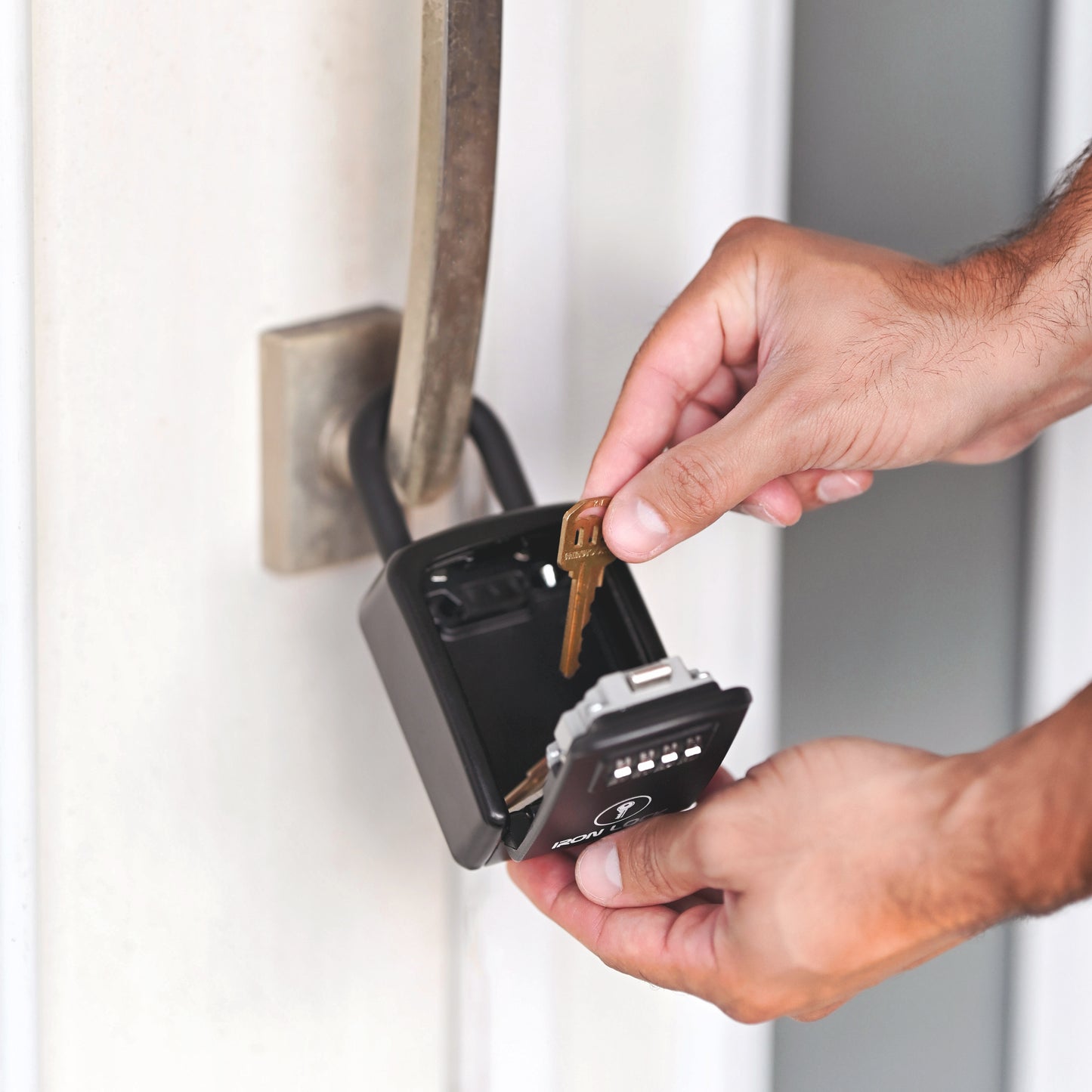 Small Portable Key Lock Box with Removable U-Shackle (Black)