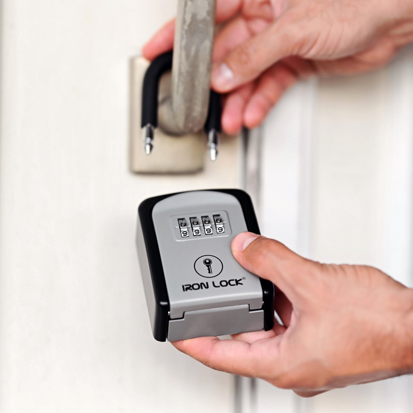 Small Portable Key Lock Box with Removable U-Shackle (Grey)