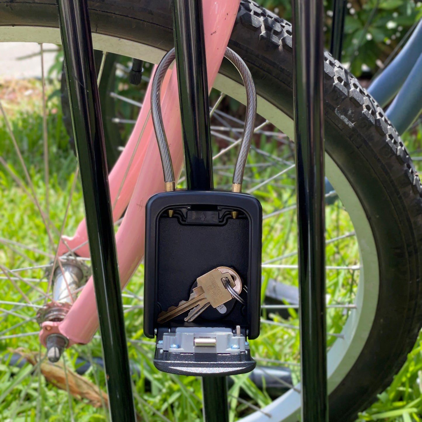 Small Portable Key Lock Box with Removable Cable Shackle (Black)