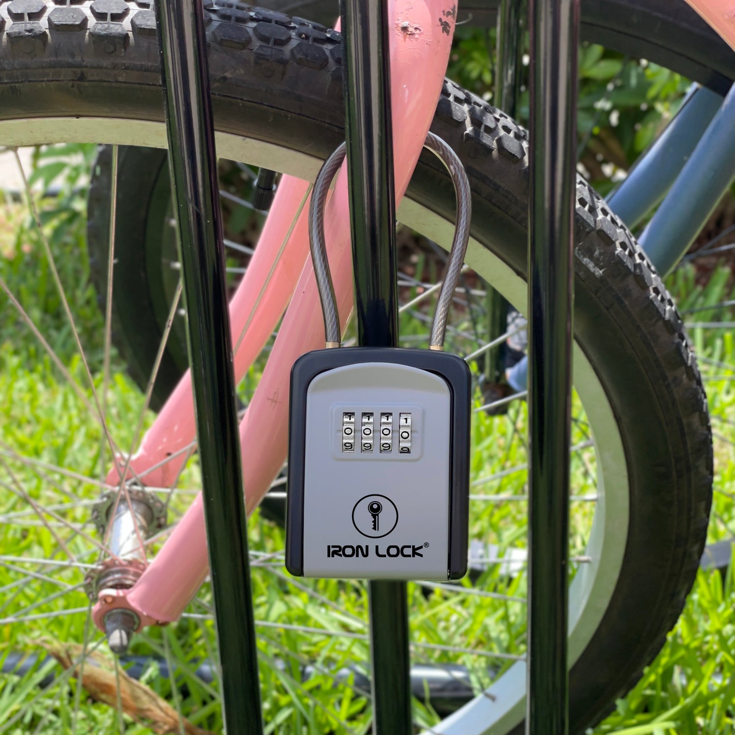 Small Portable Key Lock Box with Removable Cable Shackle (Grey)