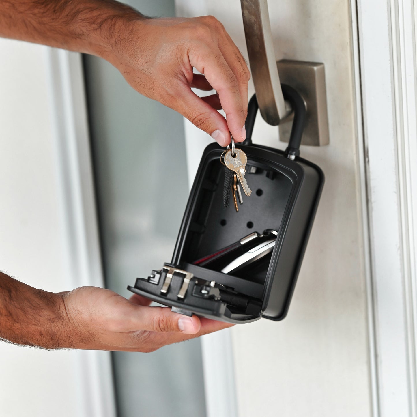 XX-Large Portable Key Lock Box with Removable U-Shackle (Black)