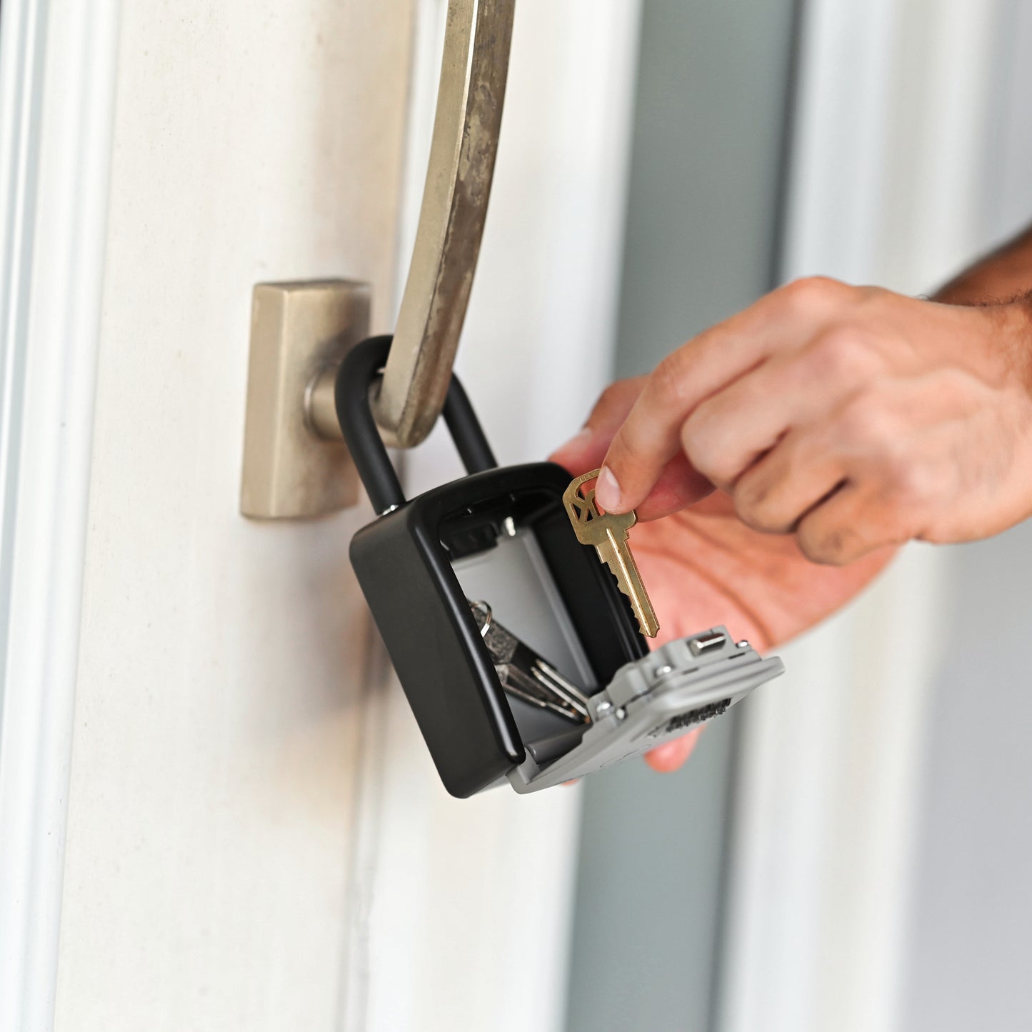 Small Portable Key Lock Box with Removable U-Shackle (Grey)