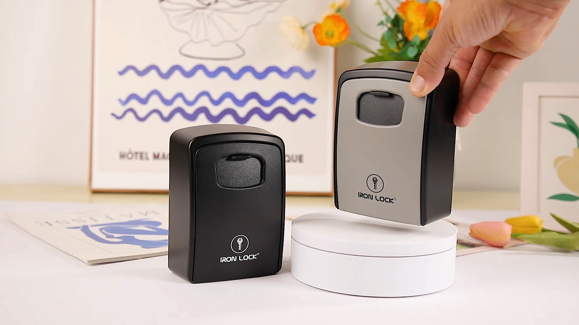 Load video: Extra Extra Large Wall Mount Key Lock Box