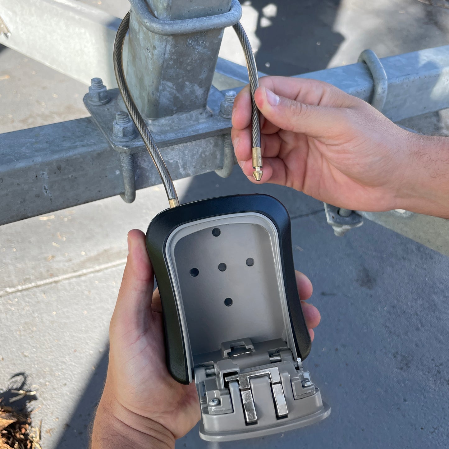 Medium Portable Key Lock Box with Removable Cable Shackle (Grey)